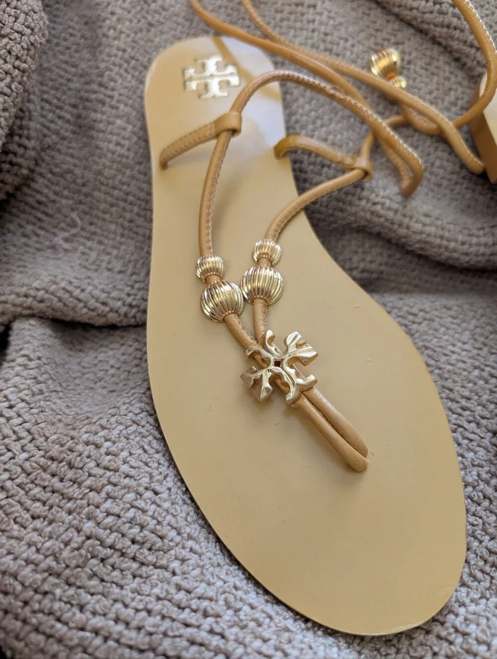 Tory Burch Capri Sandals Thong Mustard Yellow Gold Wrap-around Ankle Straps Sz 7